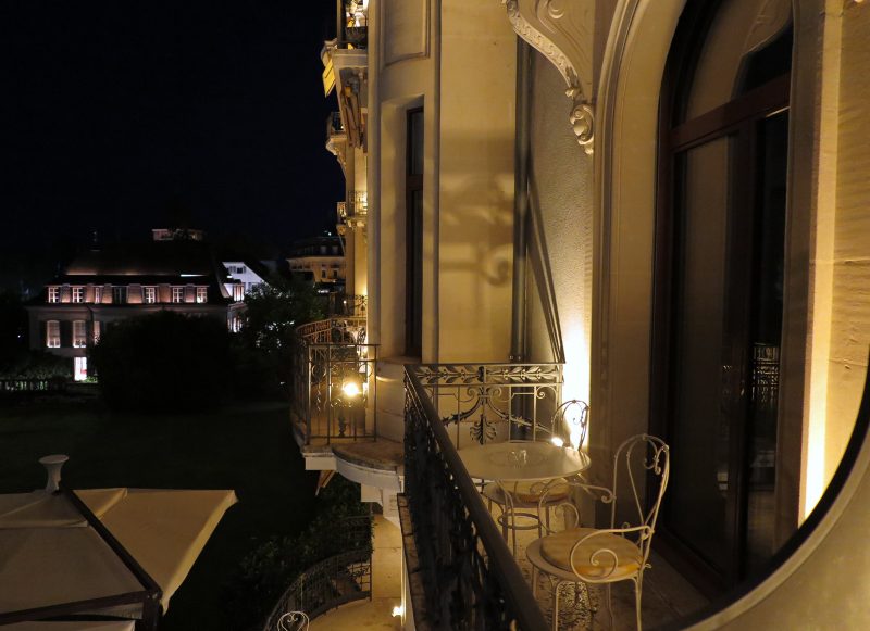 Abendstimmung auf dem Balkon des Beau-Rivage.